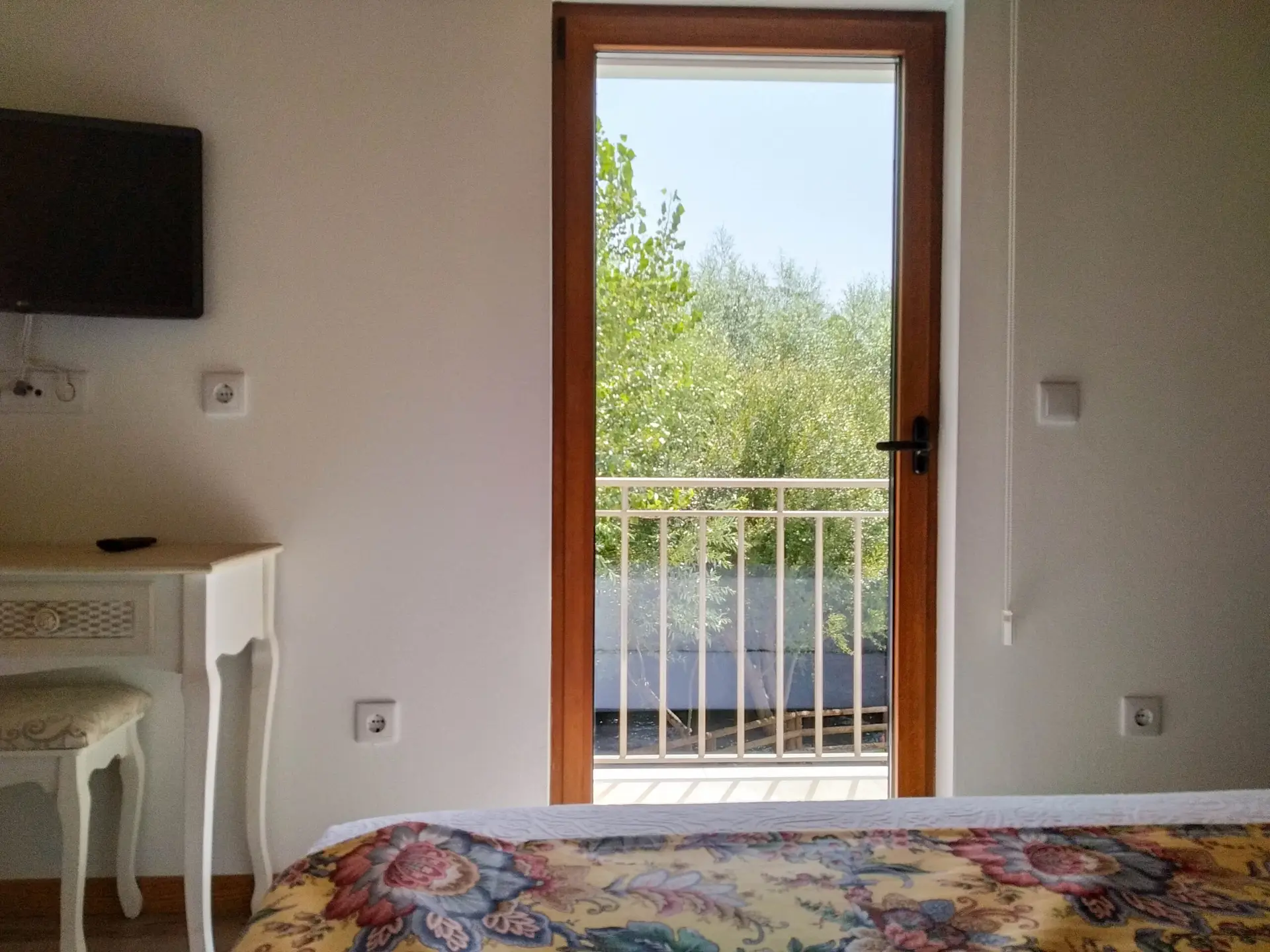 Quarto Arroz — Waterfall View